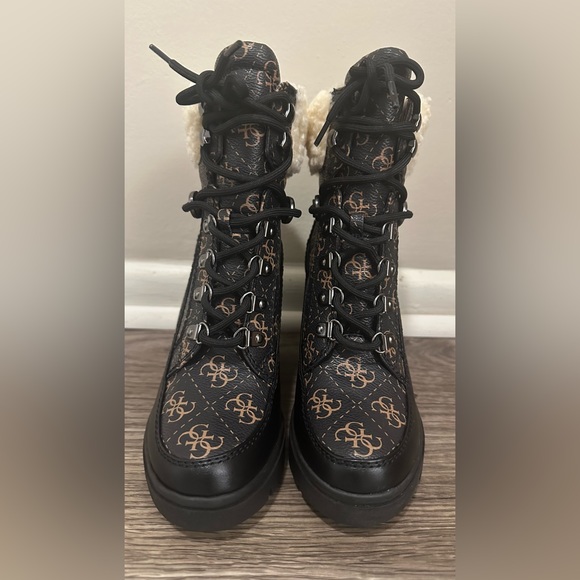 Guess Taanya Black Monogram Wedge Booties Size 6 - Picture 3 of 6